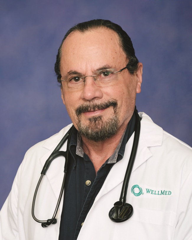 Mariano Palacios, MD practices Internal Medicine in El Paso