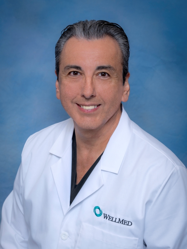 Luis Rey Benavides, MD practices Family Medicine in New Braunfels